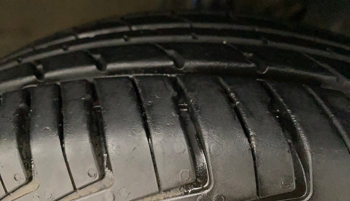 2023 Maruti New Wagon-R LXI 1.0, Petrol, Manual, 5,365 km, Right Front Tyre Tread