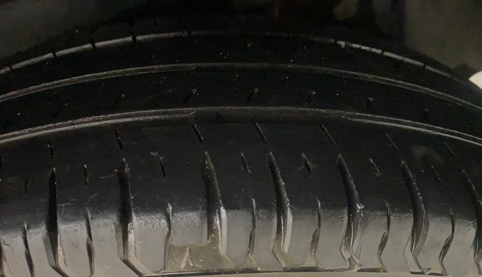 2018 Maruti Dzire LXI, Petrol, Manual, 17,499 km, Left Rear Tyre Tread