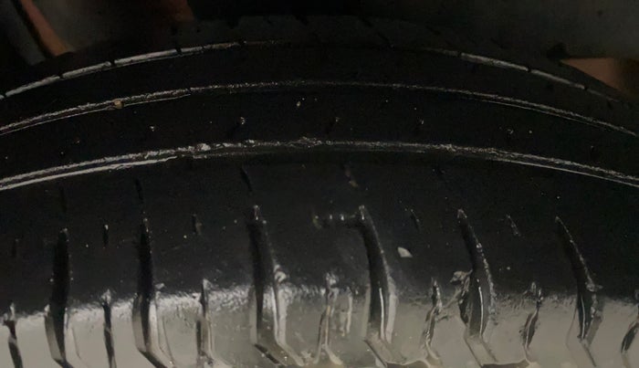 2018 Maruti Dzire LXI, Petrol, Manual, 17,499 km, Right Rear Tyre Tread