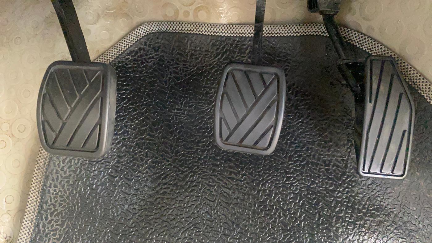 2018 Maruti Dzire LXI, Petrol, Manual, 17,934 km, Pedals