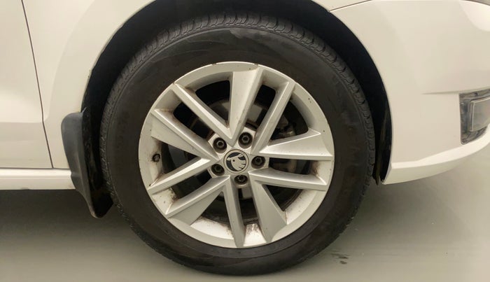 2018 Skoda Rapid STYLE 1.5 TDI AT, Diesel, Automatic, 1,19,830 km, Right Front Wheel