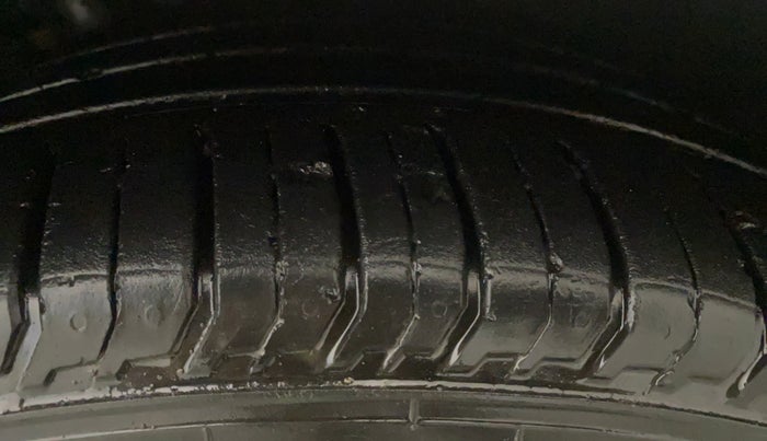2018 Skoda Rapid STYLE 1.5 TDI AT, Diesel, Automatic, 1,19,830 km, Left Front Tyre Tread