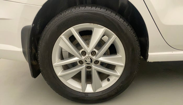 2018 Skoda Rapid STYLE 1.5 TDI AT, Diesel, Automatic, 1,19,830 km, Right Rear Wheel
