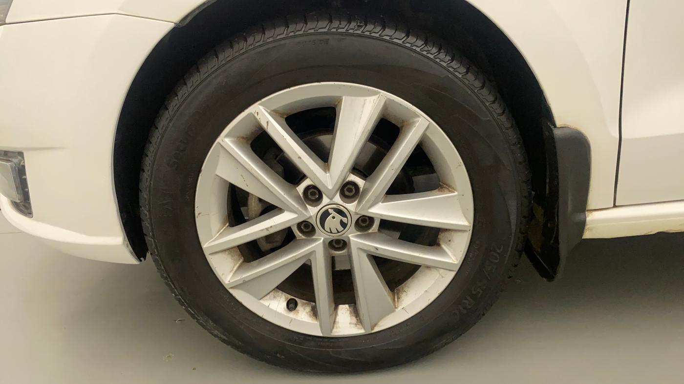 2018 Skoda Rapid STYLE 1.5 TDI AT, Diesel, Automatic, 1,19,830 km, Left Front Wheel