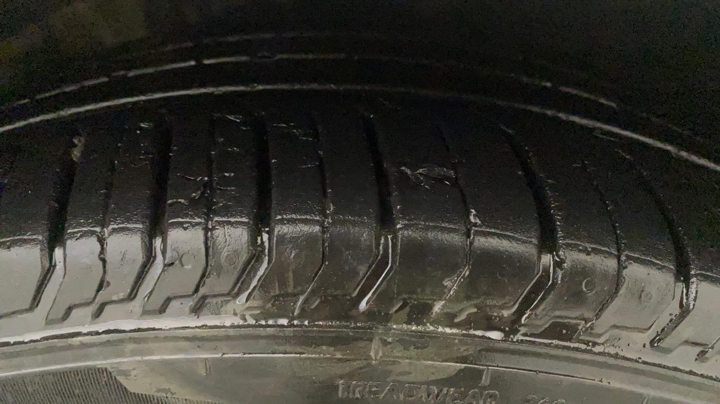 2018 Skoda Rapid STYLE 1.5 TDI AT, Diesel, Automatic, 1,19,830 km, Right Front Tyre Tread