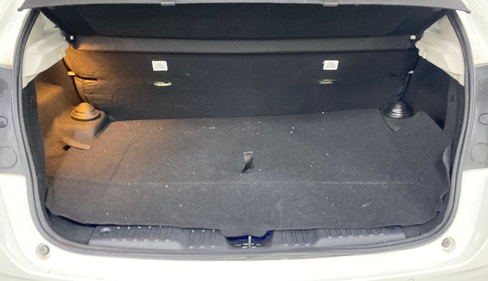 2024 Tata ALTROZ XZ Plus (S) Lux CNG , CNG, Manual, 6,724 km, Boot Inside