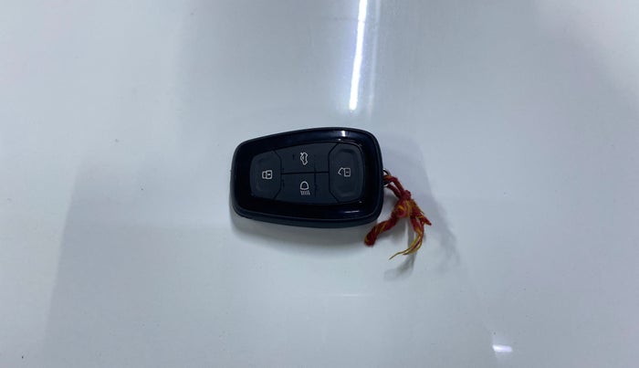 2024 Tata ALTROZ XZ Plus (S) Lux CNG , CNG, Manual, 6,724 km, Key Close Up