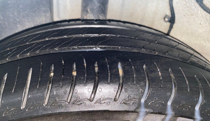 2024 Tata ALTROZ XZ Plus (S) Lux CNG , CNG, Manual, 6,724 km, Right Rear Tyre Tread