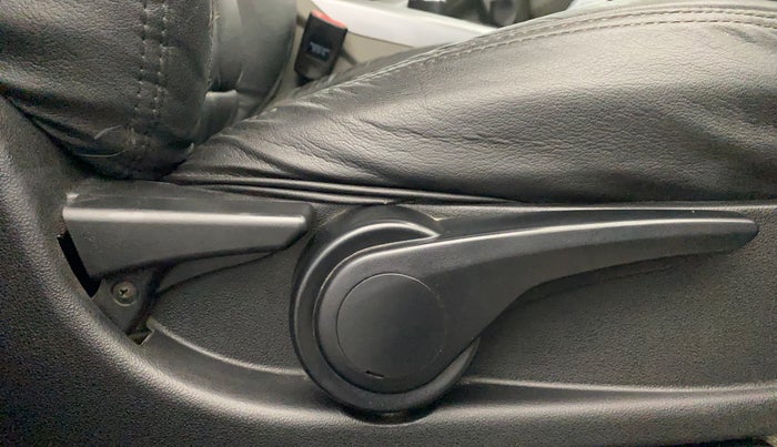 2018 Tata NEXON XZ PLUS PETROL, Petrol, Manual, 23,701 km, Driver Side Adjustment Panel