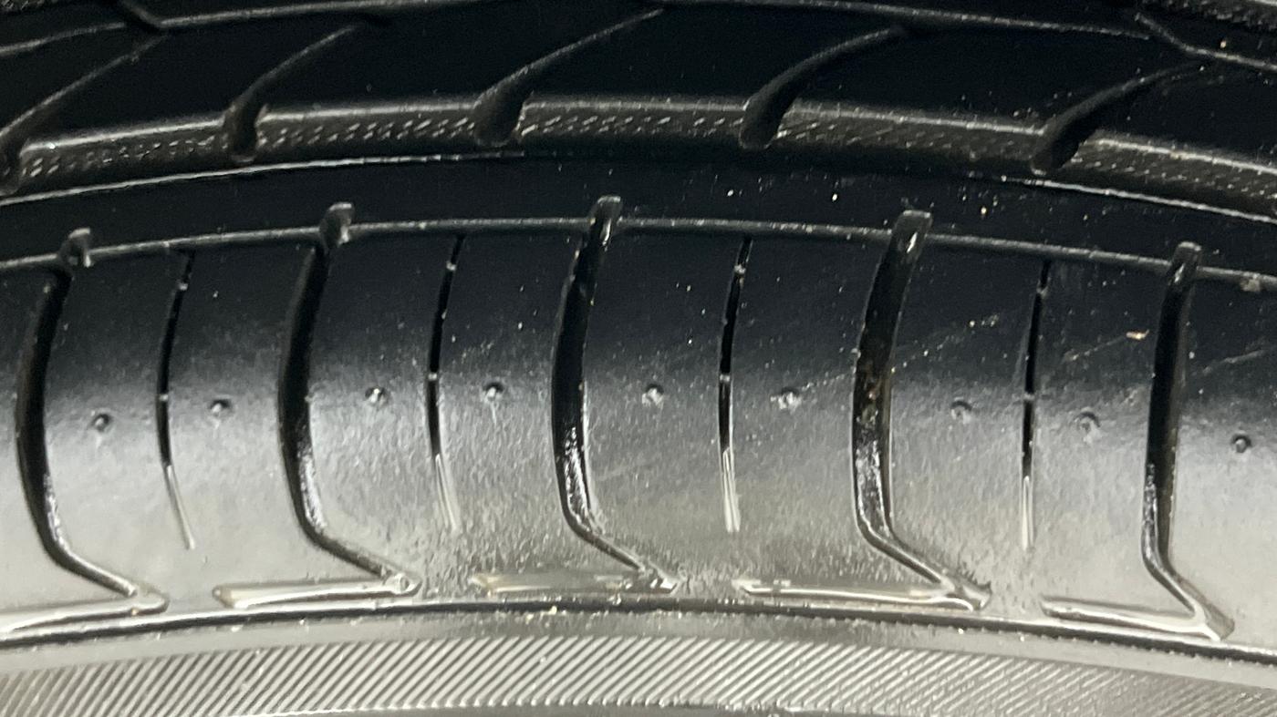 2014 Ford Classic 1.6 DURATEC TITANIUM, Petrol, Manual, 1,08,292 km, Left Rear Tyre Tread