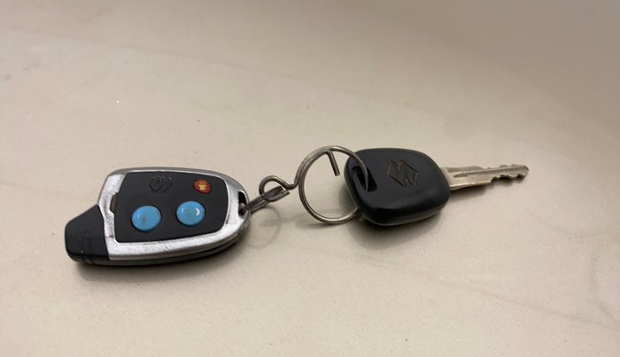 2011 Maruti Alto K10 LXI, Petrol, Manual, 34,128 km, Lock system - Door lock knob has minor damage