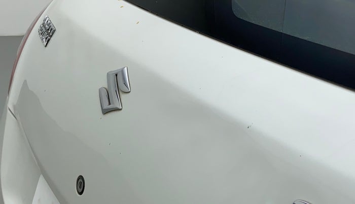 2017 Maruti Swift VXI, Petrol, Manual, 72,483 km, Dicky (Boot door) - Minor scratches