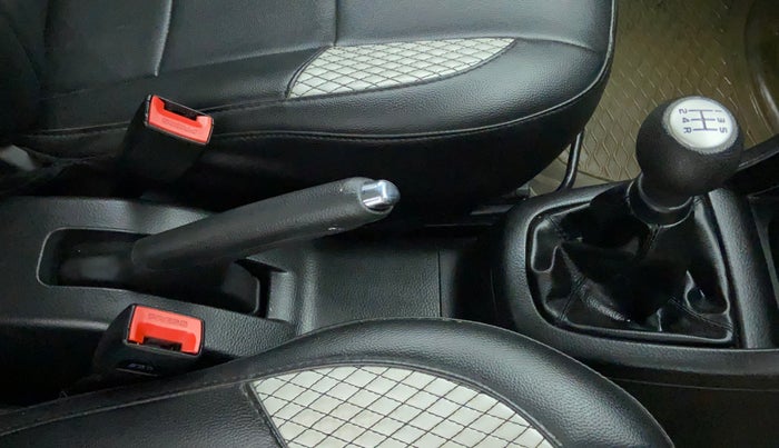 2017 Maruti Swift VXI, Petrol, Manual, 72,483 km, Gear Lever