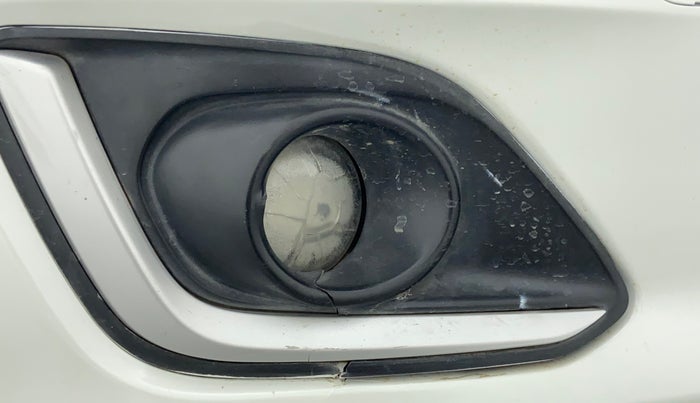2017 Maruti Swift VXI, Petrol, Manual, 72,483 km, Right fog light - Minor damage