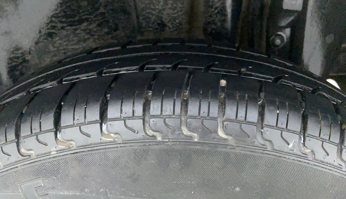 2017 Maruti Swift VXI, Petrol, Manual, 72,483 km, Left Rear Tyre Tread