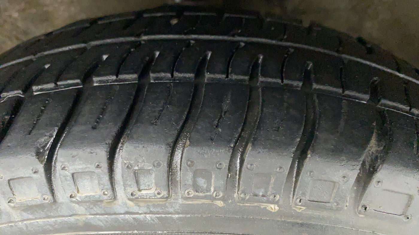 2014 Maruti Alto 800 VXI, Petrol, Manual, 70,920 km, Left Front Tyre Tread