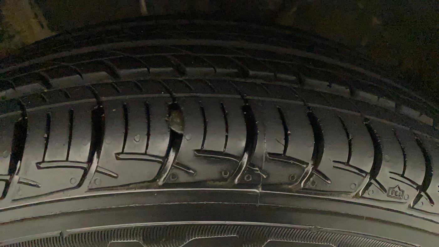 2017 Maruti Baleno DELTA PETROL 1.2, Petrol, Manual, 30,952 km, Right Front Tyre Tread