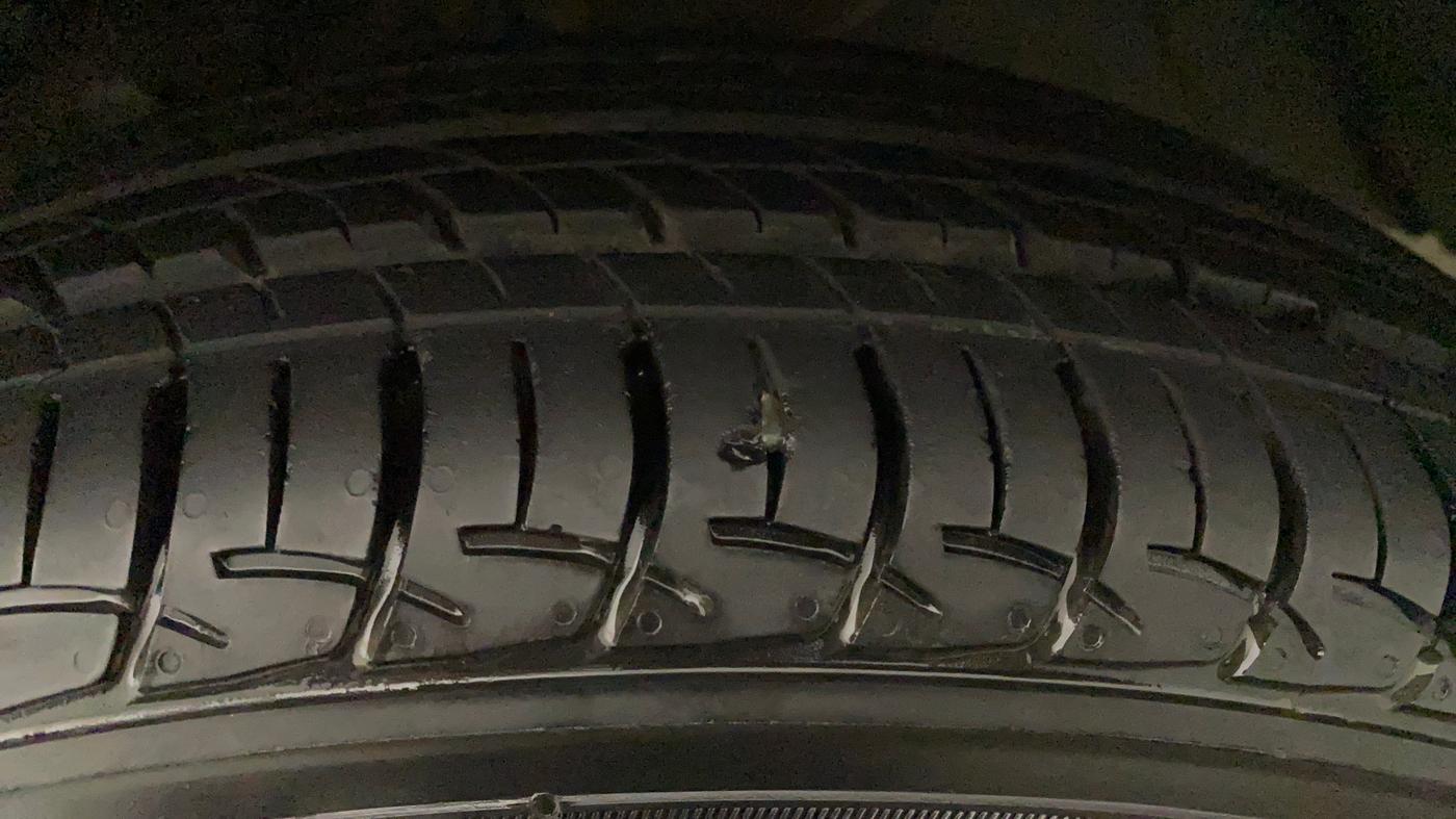 2017 Maruti Baleno DELTA PETROL 1.2, Petrol, Manual, 30,952 km, Left Rear Tyre Tread