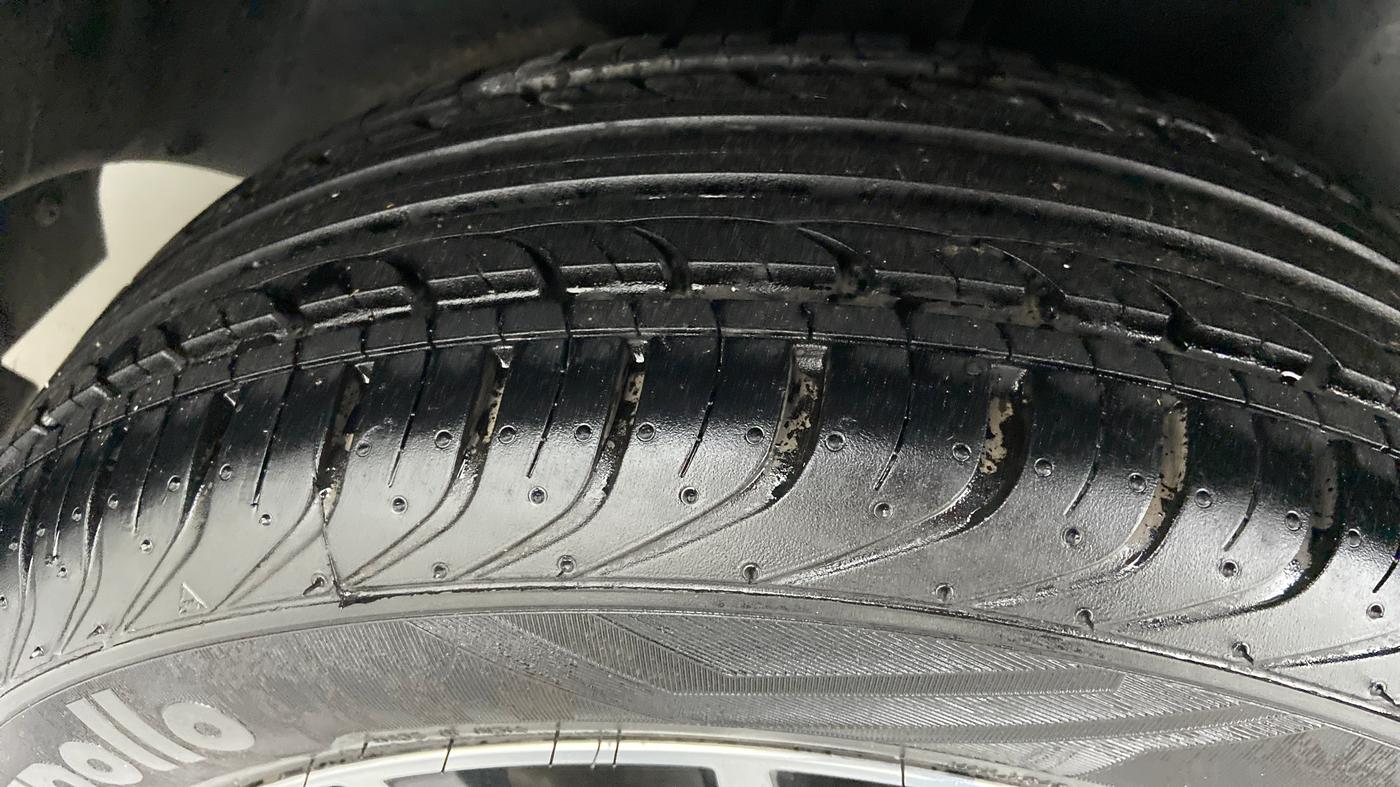 2019 Volkswagen Vento COMFORTLINE MT PETROL, Petrol, Manual, 8,400 km, Right Rear Tyre Tread