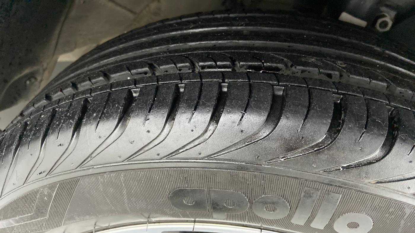 2019 Volkswagen Vento COMFORTLINE MT PETROL, Petrol, Manual, 8,400 km, Right Front Tyre Tread