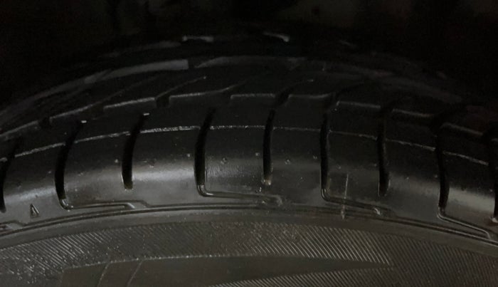 2018 Ford Ecosport TITANIUM 1.5L PETROL, Petrol, Manual, 35,508 km, Right Front Tyre Tread