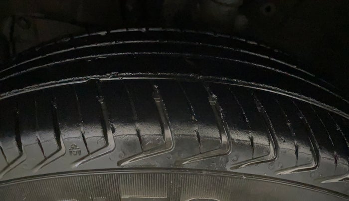 2019 Maruti New Wagon-R LXI CNG 1.0, CNG, Manual, 69,411 km, Left Front Tyre Tread