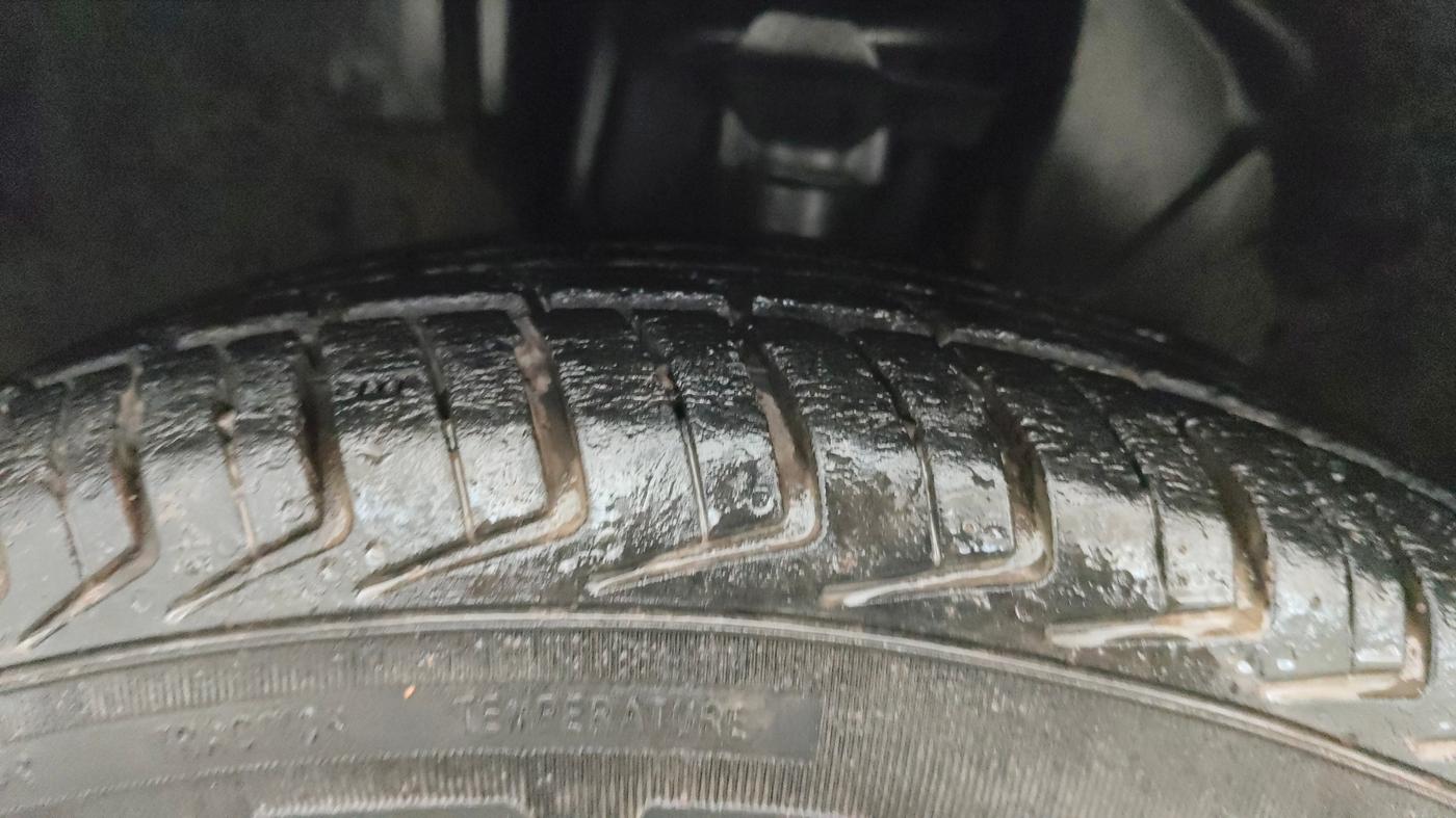2019 Datsun Redi Go S 1.0, CNG, Manual, 43,237 km, Left Front Tyre Tread