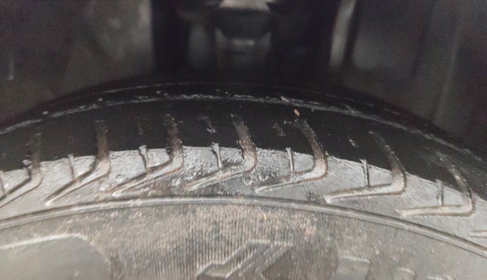 2019 Datsun Redi Go S 1.0, CNG, Manual, 43,237 km, Right Front Tyre Tread