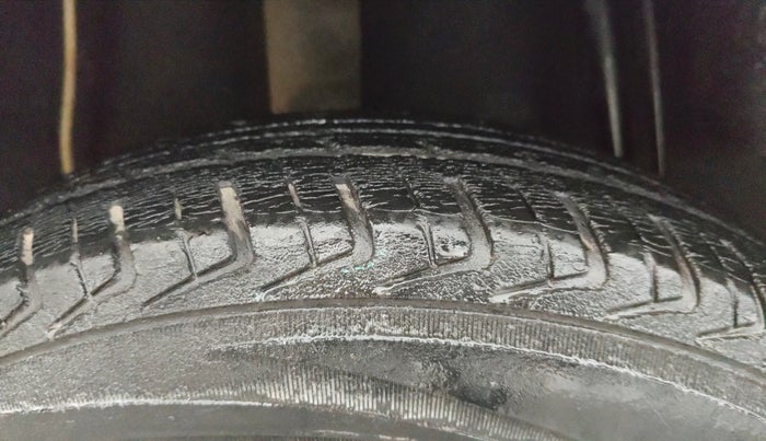 2019 Datsun Redi Go S 1.0, CNG, Manual, 43,237 km, Right Rear Tyre Tread