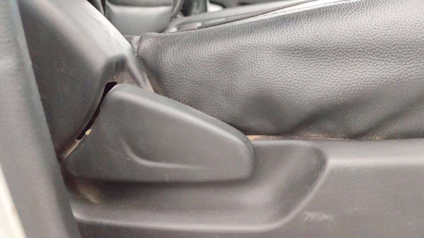 2019 Datsun Redi Go S 1.0, CNG, Manual, 43,237 km, Driver Side Adjustment Panel