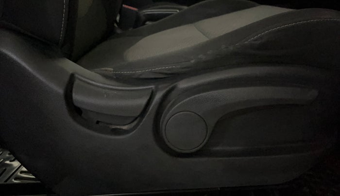 2017 Hyundai Creta SX PLUS AT 1.6 PETROL, Petrol, Automatic, 48,954 km, Driver Side Adjustment Panel