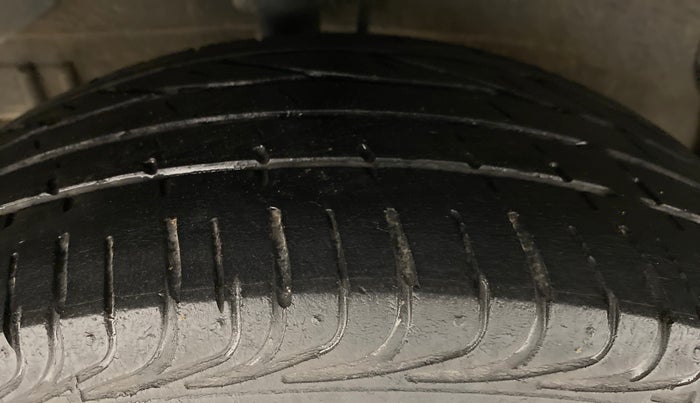 2015 Tata Zest XT RT, Petrol, Manual, 49,399 km, Right Rear Tyre Tread