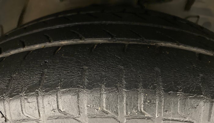 2015 Tata Zest XT RT, Petrol, Manual, 49,399 km, Right Front Tyre Tread