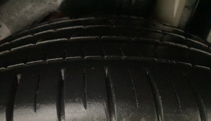 2017 Ford Figo Aspire TITANIUM 1.2 PETROL, Petrol, Manual, 42,991 km, Left Rear Tyre Tread