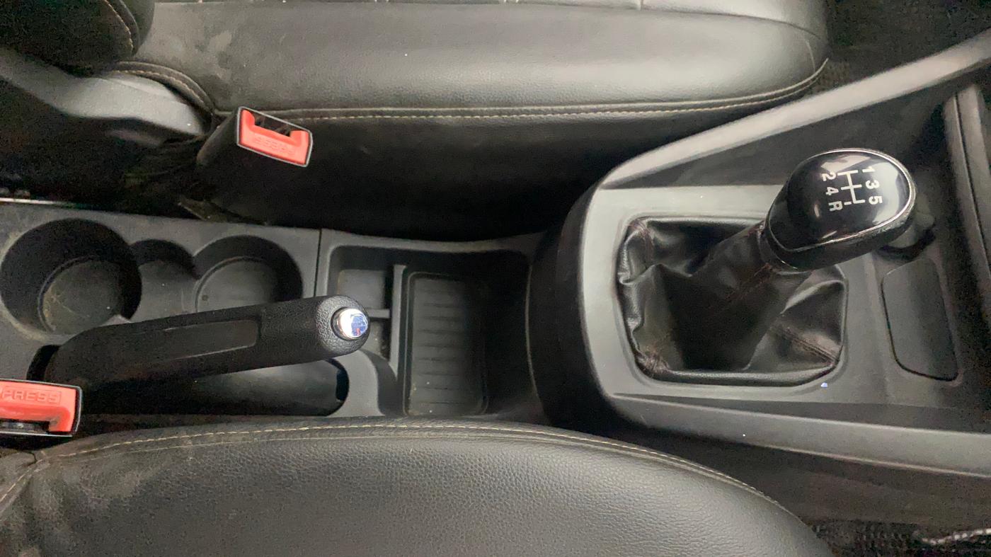 2017 Ford Figo Aspire TITANIUM 1.2 PETROL, Petrol, Manual, 42,991 km, Gear Lever