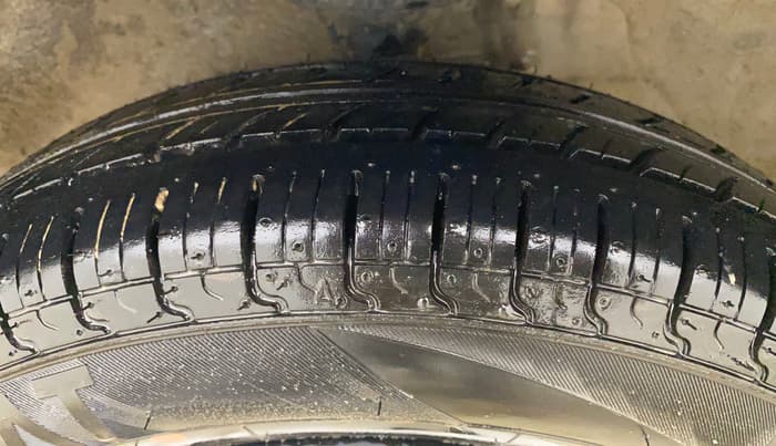 2015 Maruti Alto 800 LXI, Petrol, Manual, 48,075 km, Left Front Tyre Tread