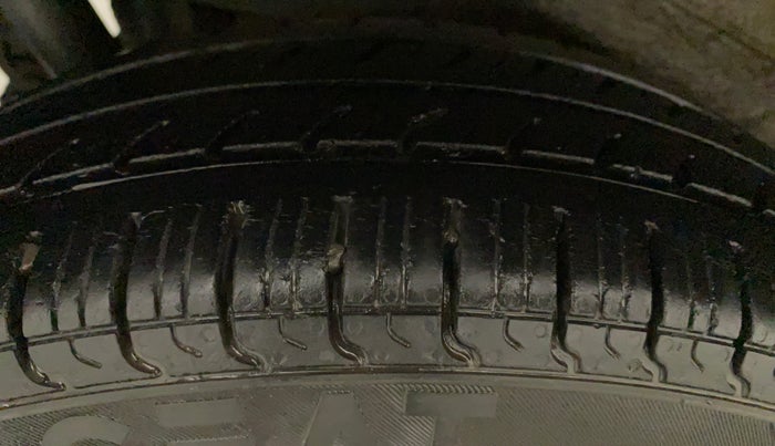 2014 Maruti Wagon R 1.0 LXI CNG, CNG, Manual, 87,074 km, Right Rear Tyre Tread