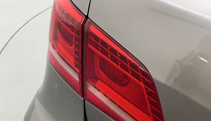 2011 Volkswagen Passat HIGHLINE DSG, Diesel, Automatic, 96,136 km, Left tail light - Minor scratches