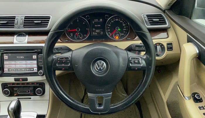 2011 Volkswagen Passat HIGHLINE DSG, Diesel, Automatic, 96,136 km, Steering Wheel Close Up