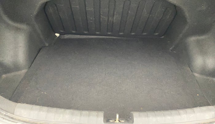2016 Hyundai Xcent S AT 1.2, Petrol, Automatic, 65,251 km, Boot Inside