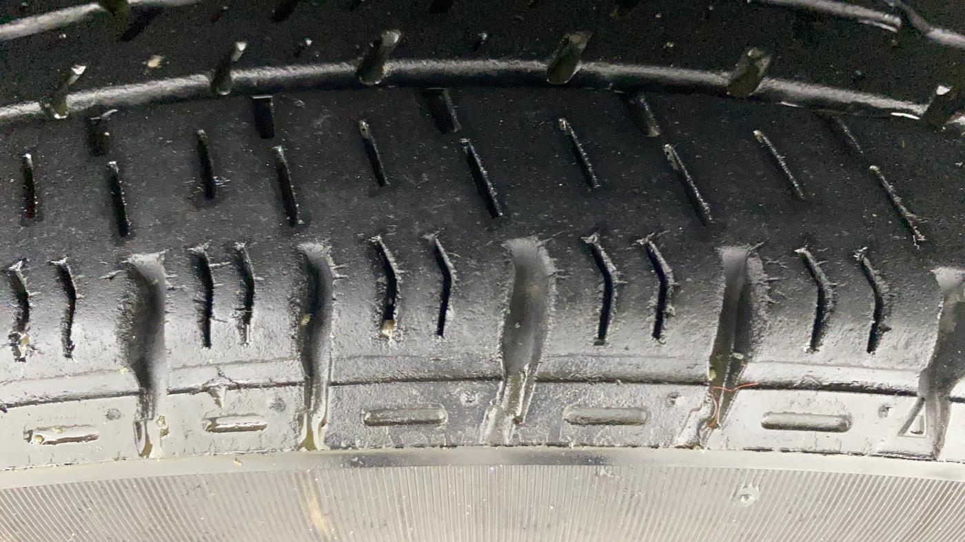 2016 Hyundai Xcent S AT 1.2, Petrol, Automatic, 65,303 km, Left Front Tyre Tread