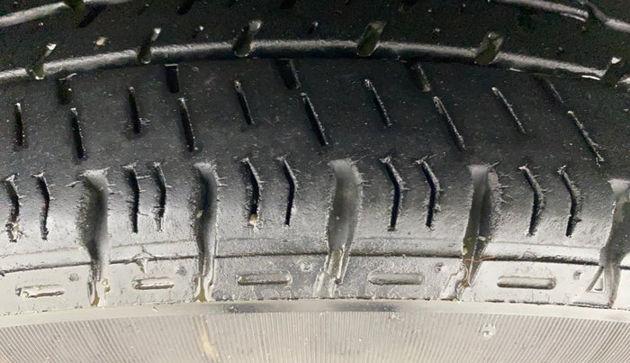 2016 Hyundai Xcent S AT 1.2, Petrol, Automatic, 65,251 km, Left Front Tyre Tread