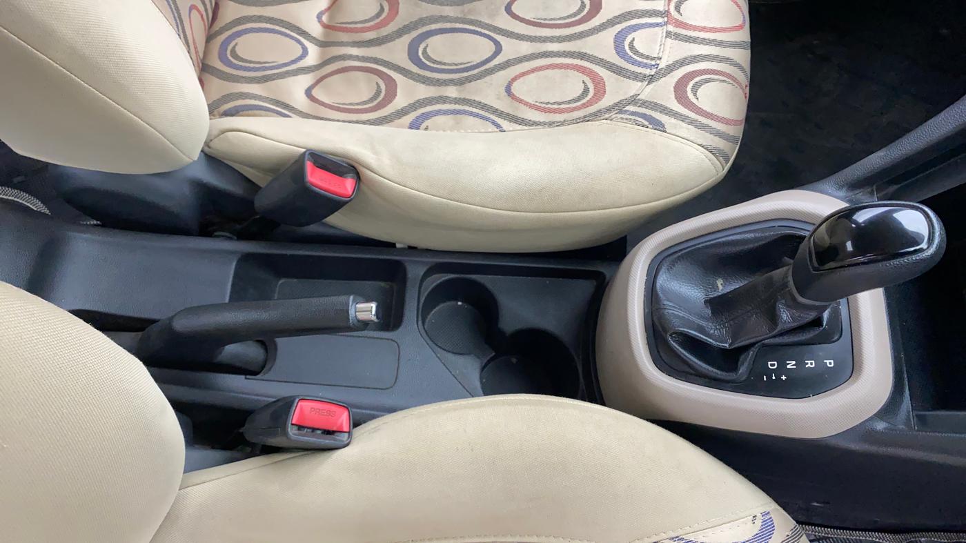 2016 Hyundai Xcent S AT 1.2, Petrol, Automatic, 65,303 km, Gear Lever