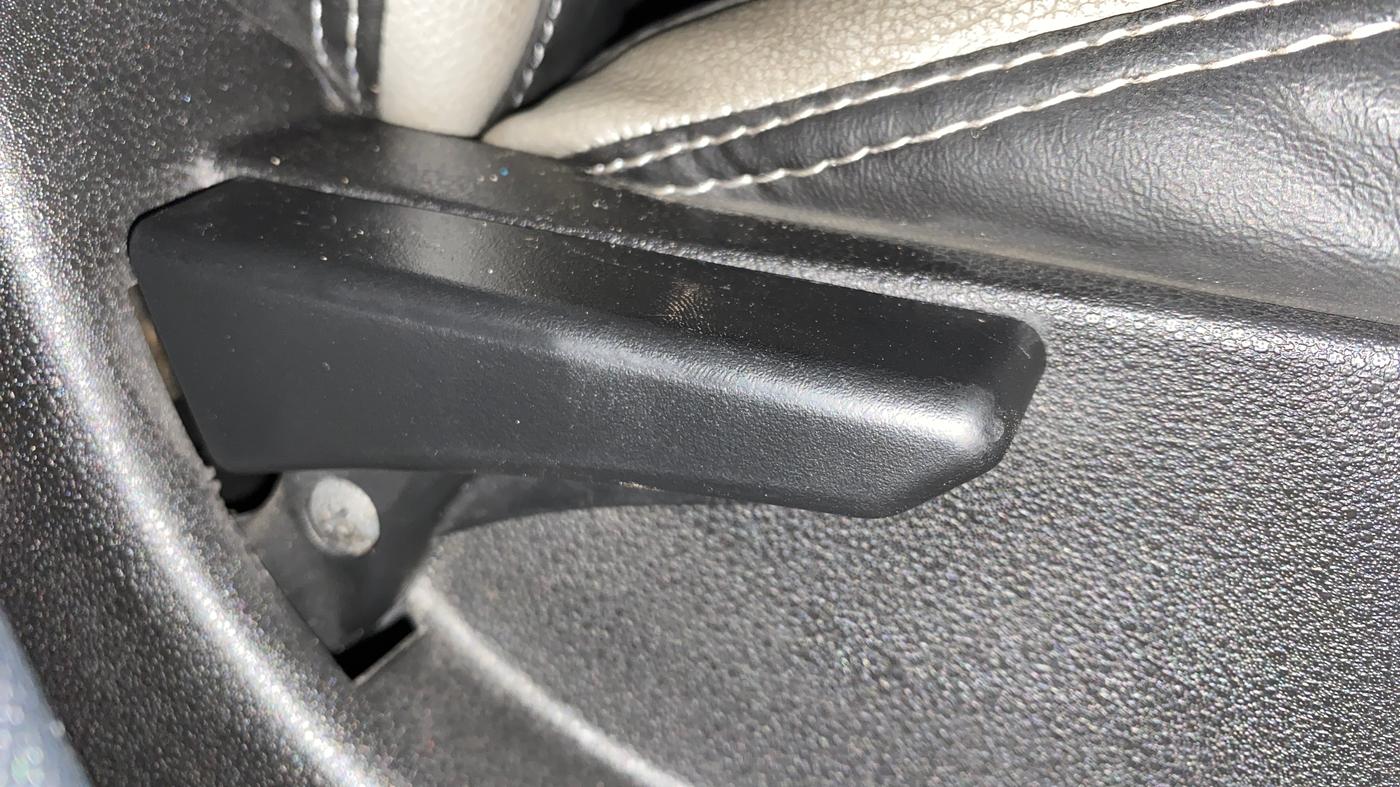 2018 Tata NEXON XM PETROL, Petrol, Manual, 62,090 km, Driver Side Adjustment Panel
