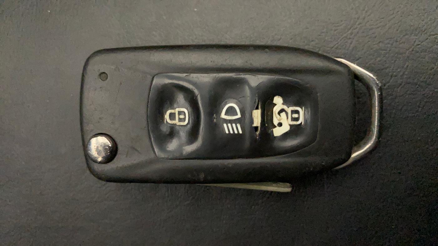 2018 Tata NEXON XM PETROL, Petrol, Manual, 62,090 km, Key Close Up