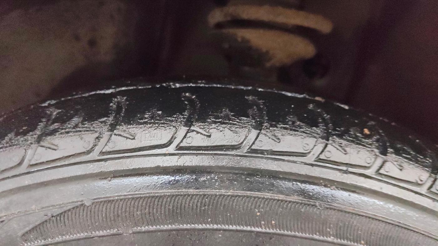 2019 Maruti New Wagon-R ZXI 1.2 AMT, Petrol, Automatic, 45,472 km, Left Front Tyre Tread