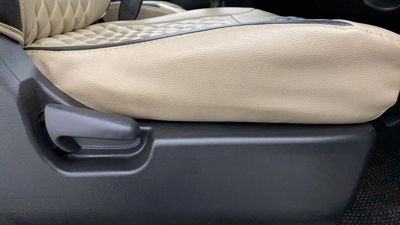 2018 Maruti Wagon R 1.0 VXI, Petrol, Manual, 37,813 km, Driver Side Adjustment Panel
