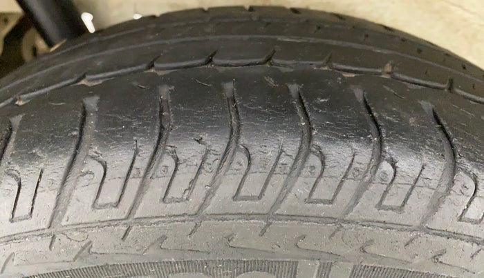 2018 Maruti Wagon R 1.0 VXI, Petrol, Manual, 37,813 km, Right Rear Tyre Tread