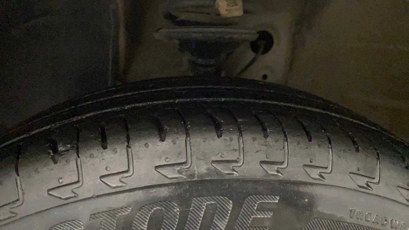 2022 Maruti Celerio VXI CNG, CNG, Manual, 76,053 km, Left Front Tyre Tread