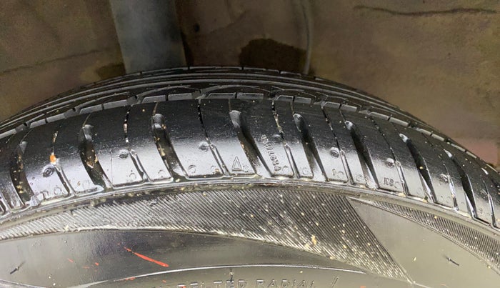 2016 Hyundai Grand i10 ASTA (O) 1.2 KAPPA VTVT, Petrol, Manual, 36,089 km, Right Rear Tyre Tread